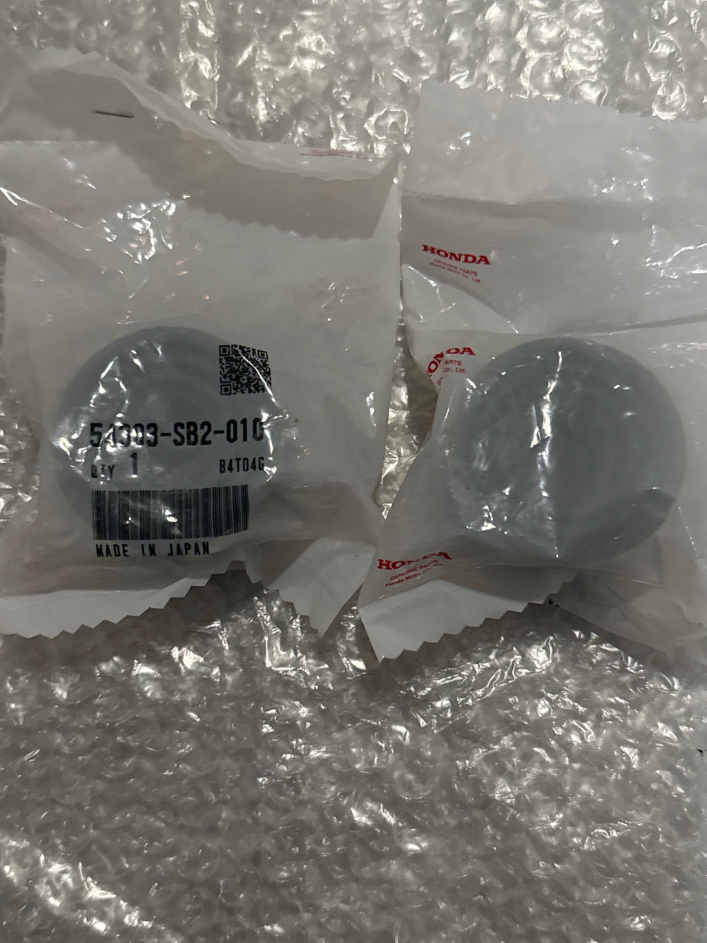 HONDA GENUINE SHIFT LINKAGE RUBBER 54303-SB2-010