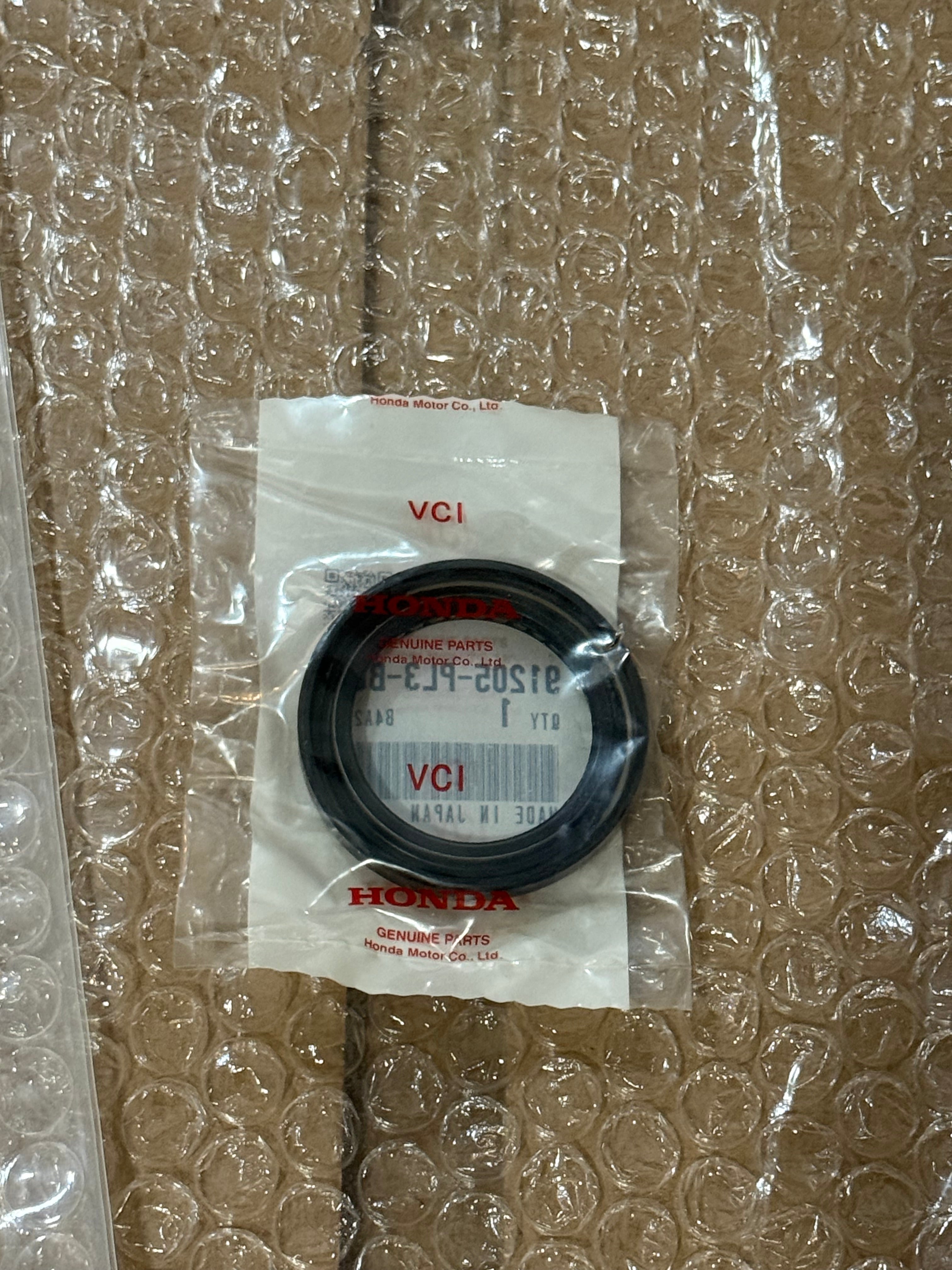 HONDA GENUINE DRIVE SHAFT SEAL 91205-PL3-B01 EP3 FD2