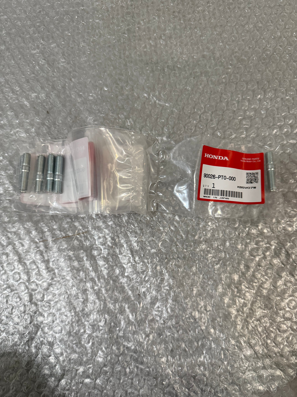 HONDA GENUINE BOLT STUD 8X38 90026-PT0-000
